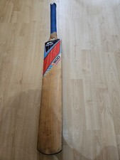 Slazenger V500 Cricket Bat
