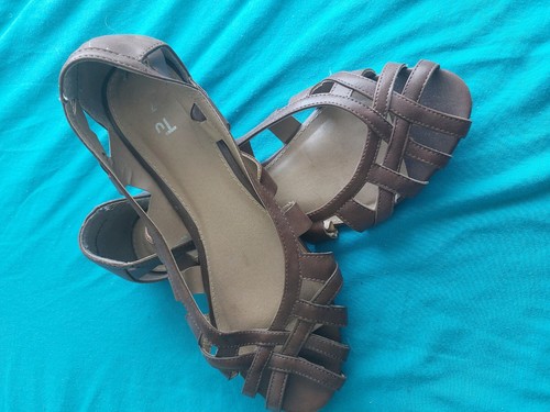 Brown criss cross faux - brown,