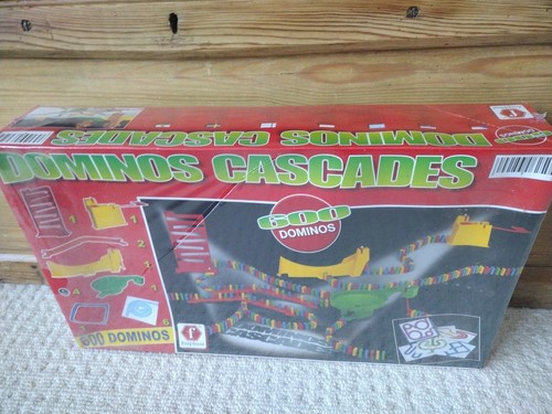 Dominoes cascades 600 small - 600,