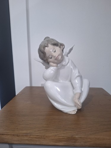 Lladro porcelain figurine - lladro,