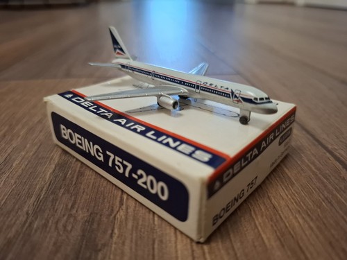 Schabak delta boeing 757 200 - delta,