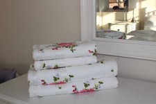 White/Pink Rose Floral Printed 100% Cotton Towel 400 Gsm