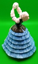 ROYAL DOULTON LADIES FIGURINE SUSAN WITH  DOG MADE IN ENGLAND EXCELLENT CONDITIO