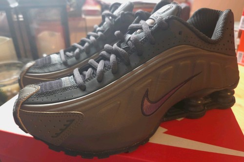 Brand new nike shox - brand, r4