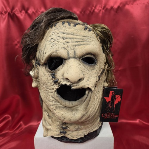 The texas chainsaw massacre - chainsaw,