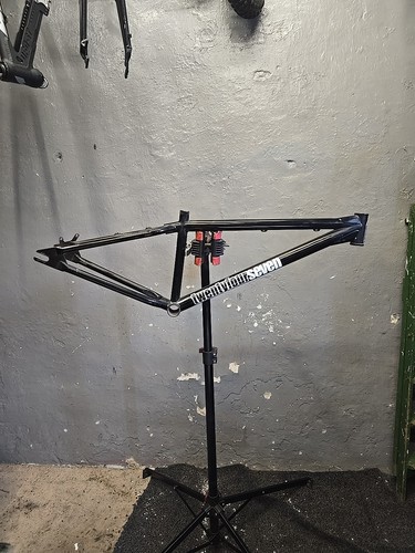 Twentyfourseven dirt jump bike - dirt,