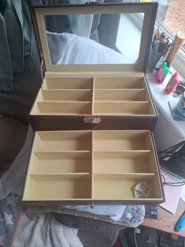 Slot watch storage - watch, box