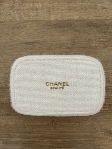 Chanel beauté white fluffy - white,