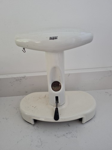 Vintage avery scales - avery, white