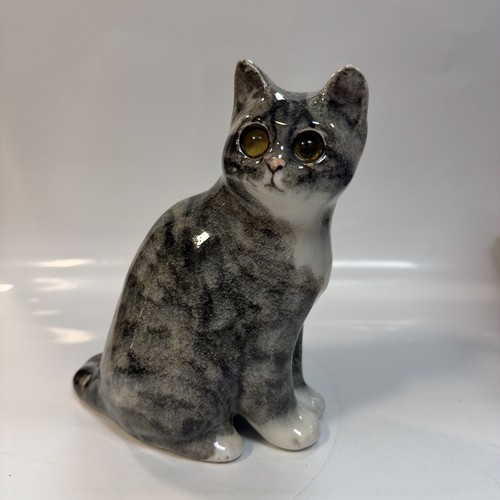 Winstanley pottery cat - size, 2