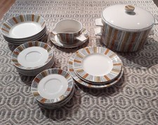 Midwinter Pottery Tableware in the Sienna Pattern