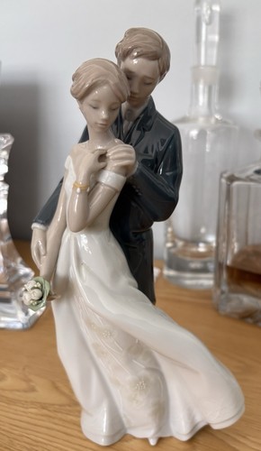Lladro figurine 8274 - figurine, #8274