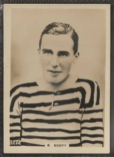 PINNACE FOOTBALL (LF SIZE PINNACE BACK)-#1272- QUEENS PARK - SCOTT 