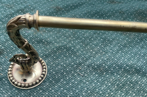 627mm cast brass - tee, towel
