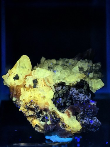 Rare barite cerussite - rare, &