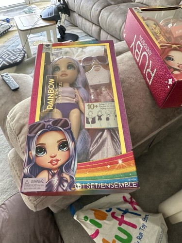 Two rainbow high dolls damage - rainbow,