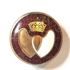 Vintage blood Donor lapel Badge brass Back 22 mm 