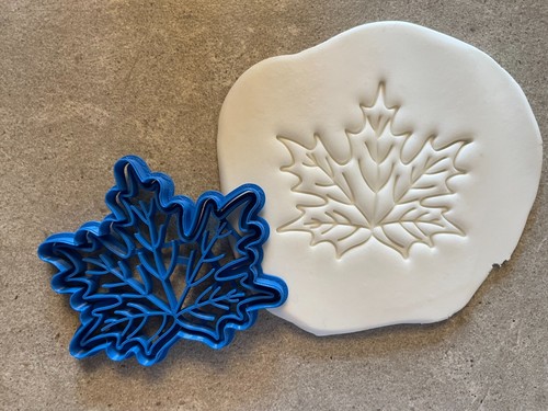 Maple leaf cookie - maple,