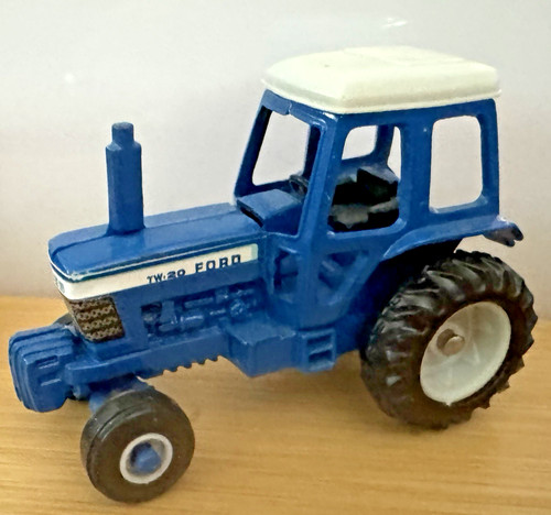 Ertl tractor model - ertl, tw