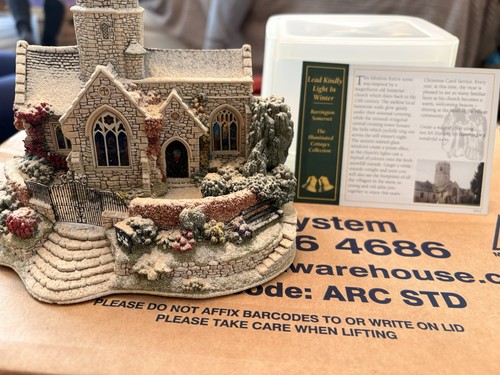 Lilliput lane lead kindly - lilliput,