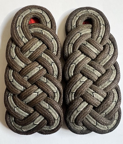 Pair shoulder pieces major - pair,