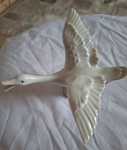 Lladro porcelain figurine - lladro, a