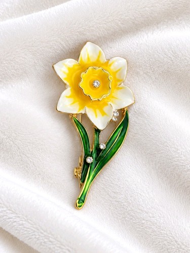 Daffodil brooch vintage - daffodil,
