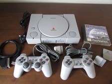 SONY PLAYSTATION 1 - CHIPPED - WITH GAMES AND ACCESSORIES VGC