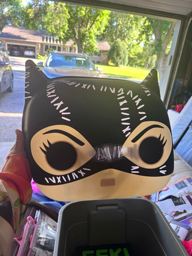 Funko catwoman half face - catwoman,
