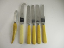 Vintage  Butter handle Knives (0425)