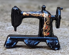 Vintage Miniature Dolls House Sewing Machine Haberdashery Scene Setter 1773