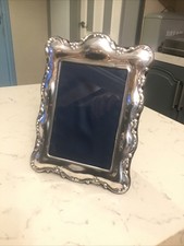 A BEAUTIFUL QUALITY,LARGE VINTAGE HALLMARKED SILVER PICTURE FRAME.SHEFFIELD 1992