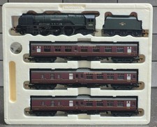 Hornby R2176M Lakes Express