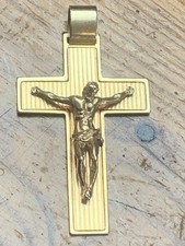 9ct Yellow Gold Crucifix /