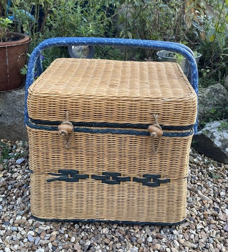 Vintage wicker picnic - wicker, basket