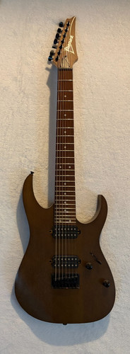 Lightly used ibanez series - lightly,