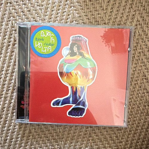 Björk volta album 2007 - volta,