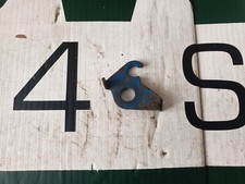 LAND ROVER DISCOVERY 2 TD5 OR V8 FRONT ABS SENSOR MOUNTING BRACKET SSU100650