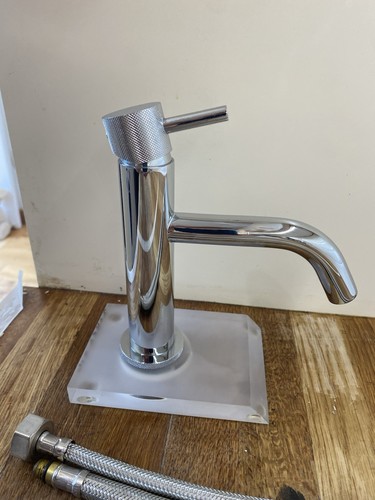 Crosswater one basin - 3, tap