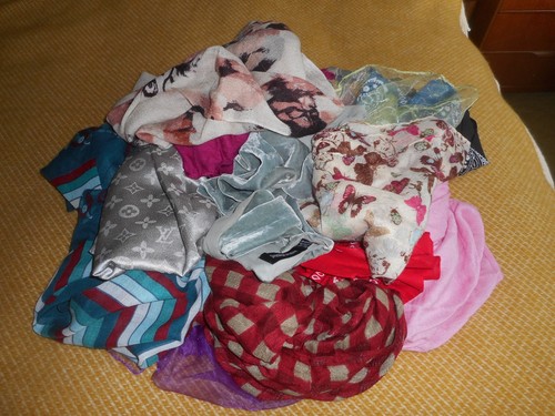 Scarves job lot bundle - 19,