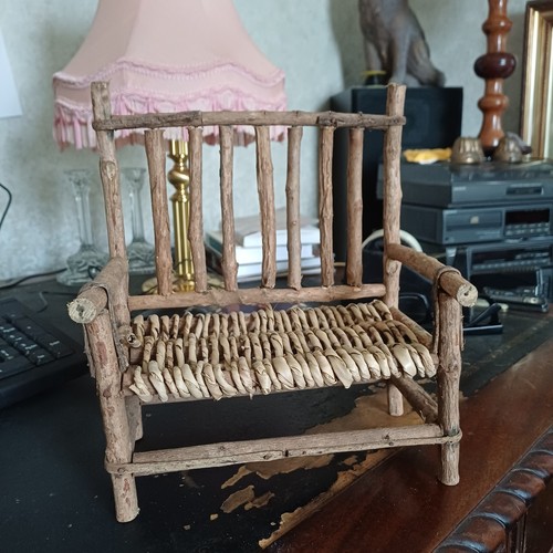 Mini twig bench