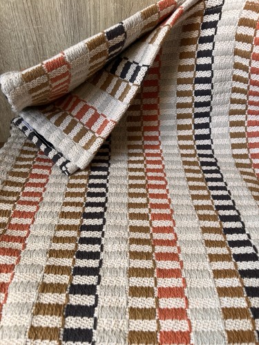 Multi nomadic tile - multi, table