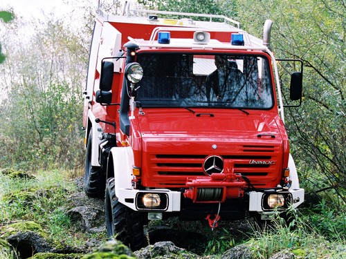 Cars 2000 mercedes benz unimog