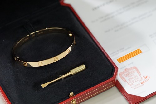 Cartier classic love bracelet - classic,