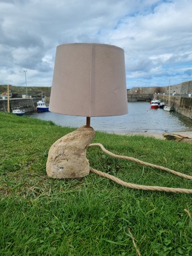 Driftwood table lamp with rope - table,