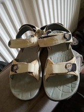 Womens Size 4 Active Sandals, Beige Leather, MERRILL