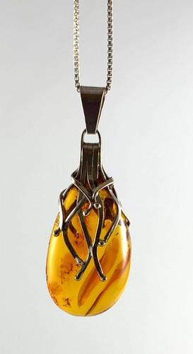 Amber pendant necklace - |, nda