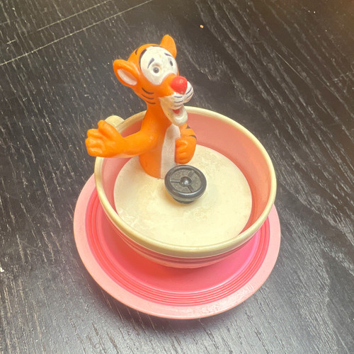 Disney tigger winnie the pooh - winnie,