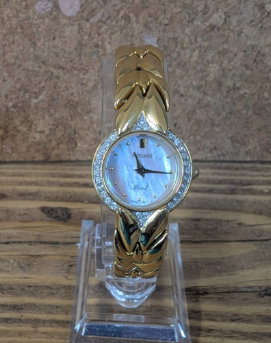Accurist gold tone ladies - gold,