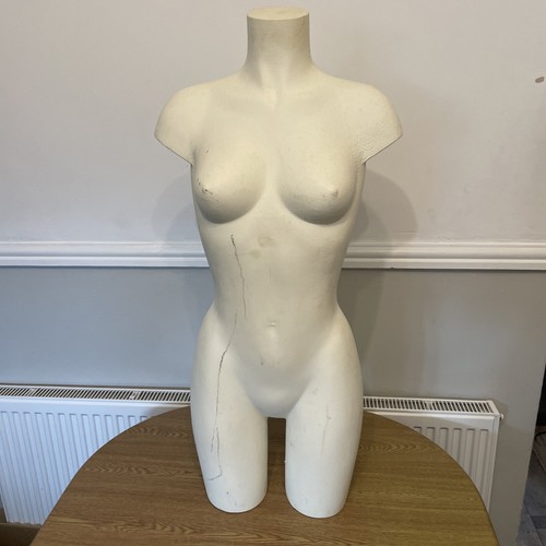 Lightweight hangable female - lightweight,